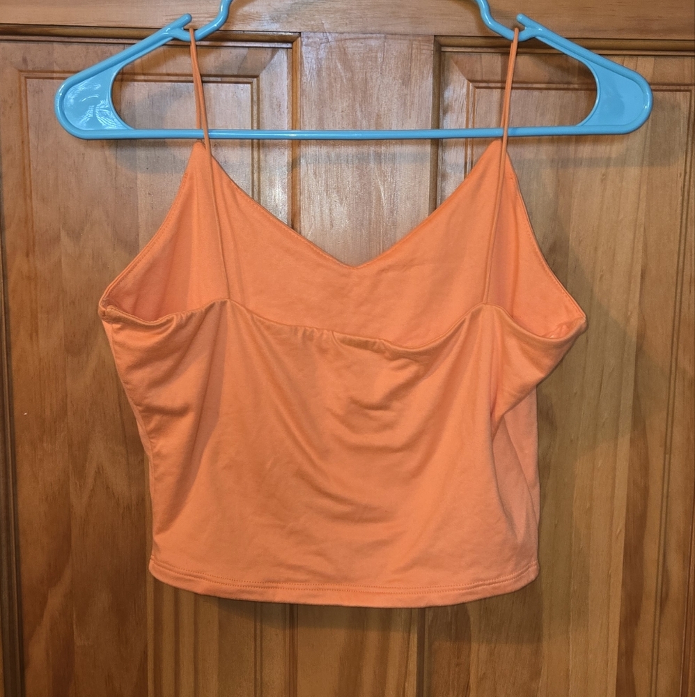 Windsor Basic Cropped Tank Top - Picture 9 of 10